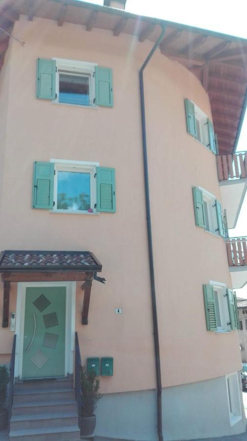 Casa Novella Lägenhet Revò Exteriör bild